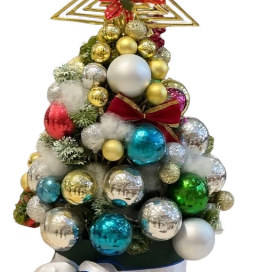Ornament Christmas Tree Centerpiece luxury flowers DELIVERY TO Cairo AND Egypt