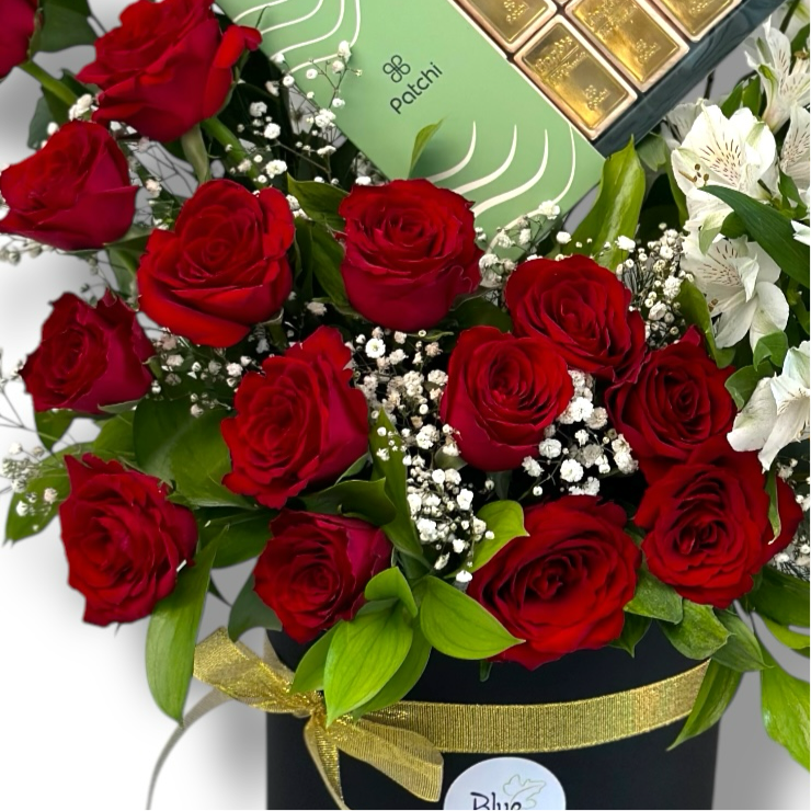 Crimson Elegance Duo Flowers bouquet luxury flowers DELIVERY TO Cairo AND Egypt