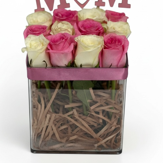 Mom’s Treasure Vase luxury flowers DELIVERY TO Cairo AND Egypt