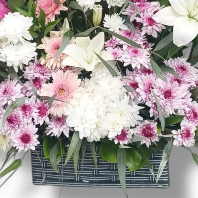 Meadow Serenade luxury flowers DELIVERY TO Cairo AND Egypt