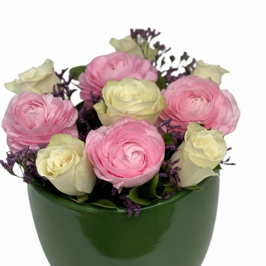 Soft Kiss Roses luxury flowers DELIVERY TO Cairo AND Egypt