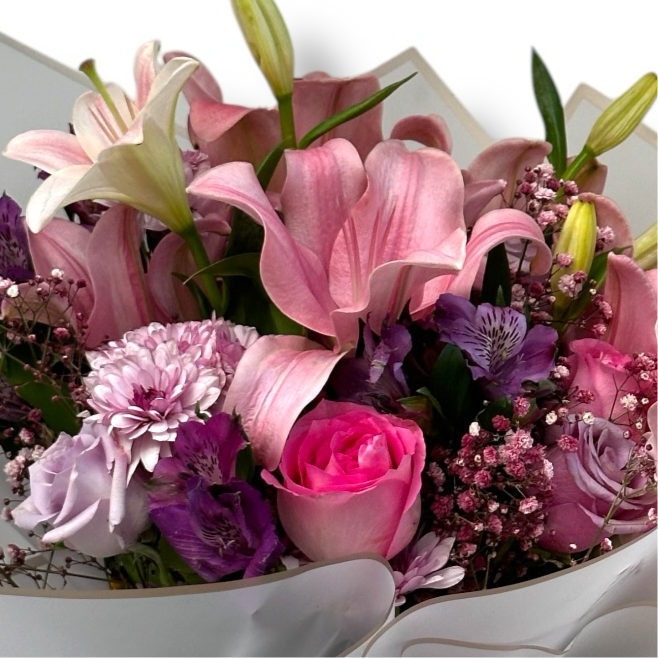 Rosy Whispers Hand Bouquet luxury flowers DELIVERY TO Cairo AND Egypt