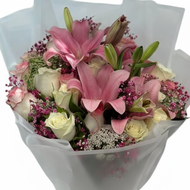 Tender Embrace luxury flowers DELIVERY TO Cairo AND Egypt
