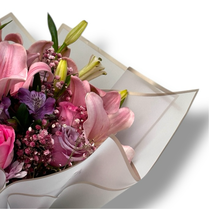 Rosy Whispers Hand Bouquet luxury flowers DELIVERY TO Cairo AND Egypt