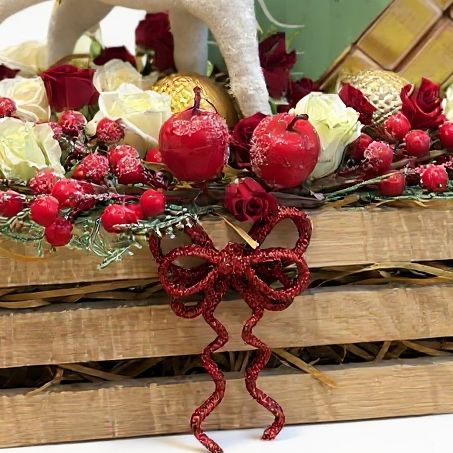 Christmas Reindeer Floral Crate luxury flowers DELIVERY TO Cairo AND Egypt