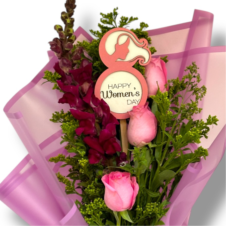 Women’s Special- Blush Pink Charm Flowers bouquet luxury flowers DELIVERY TO Cairo AND Egypt