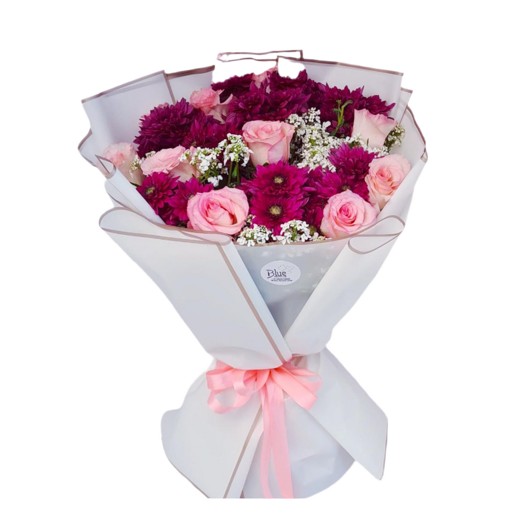 Rosélia Bloom Wrap Hand Bouquet luxury flowers DELIVERY TO Cairo AND Egypt