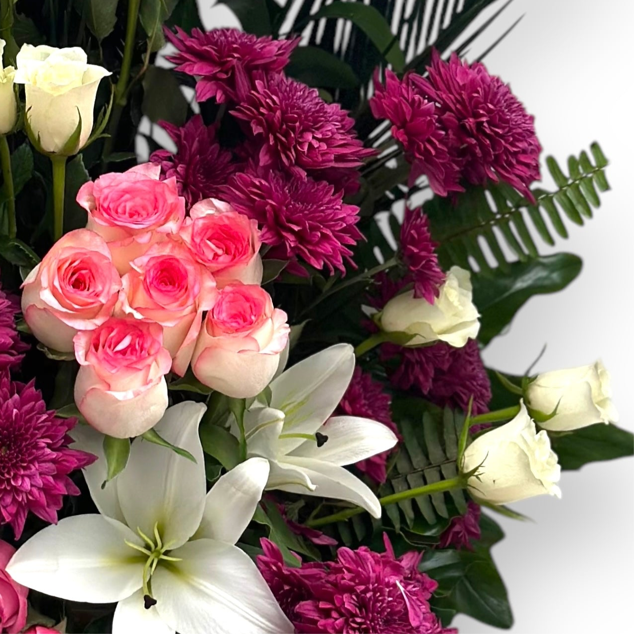 Elegance in Bloom luxury flowers DELIVERY TO Cairo AND Egypt