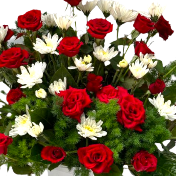 Snowy Romance luxury flowers DELIVERY TO Cairo AND Egypt