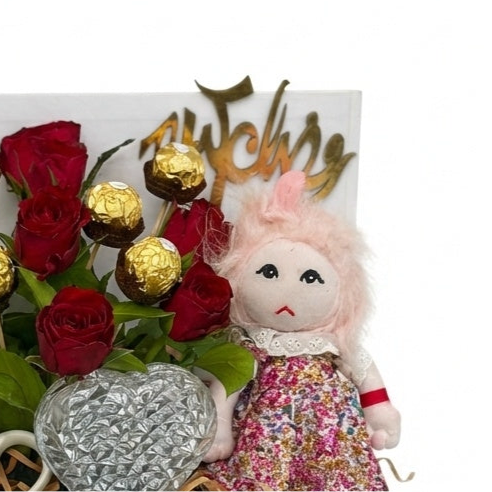 Noor El Hob Grand Gift Tray – Ramadan & Valentine Collection luxury flowers DELIVERY TO Cairo AND Egypt