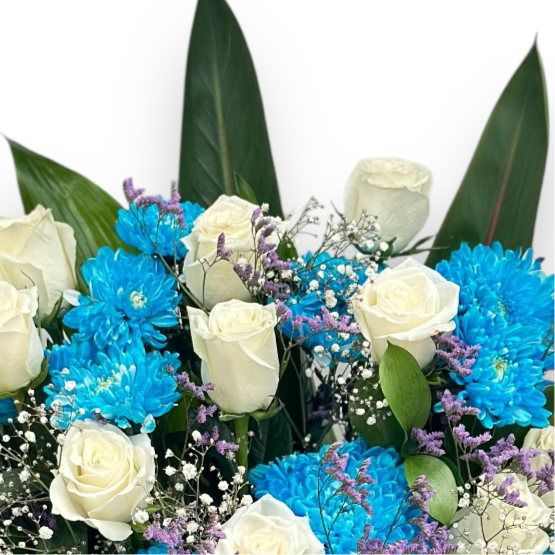 Blue passion Box luxury flowers DELIVERY TO Cairo AND Egypt