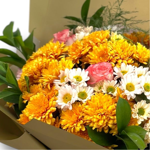 Golden Sunrise luxury flowers DELIVERY TO Cairo AND Egypt