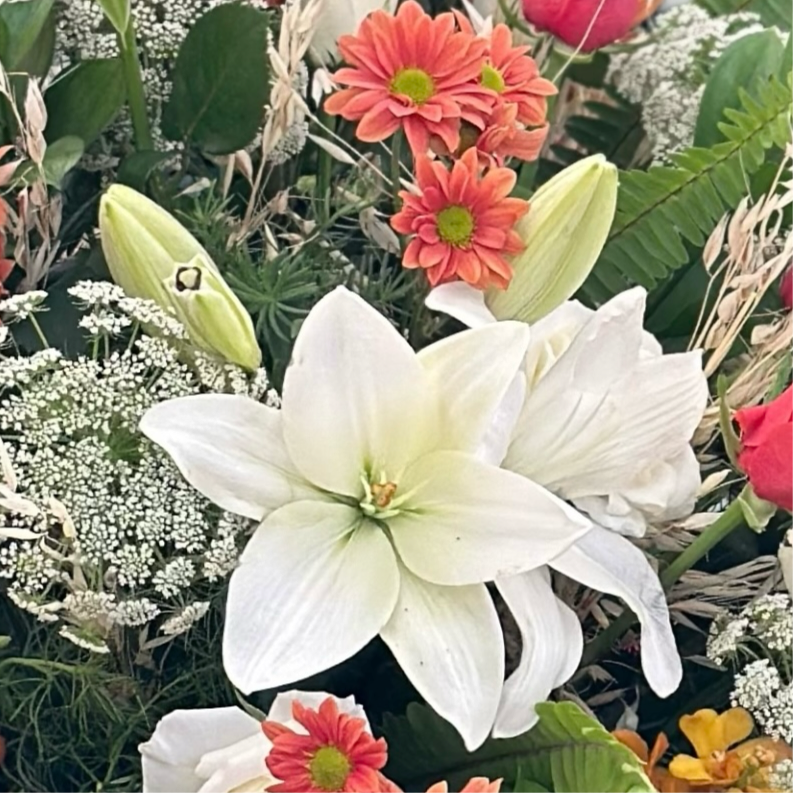 Sunset Cascade luxury flowers DELIVERY TO Cairo AND Egypt