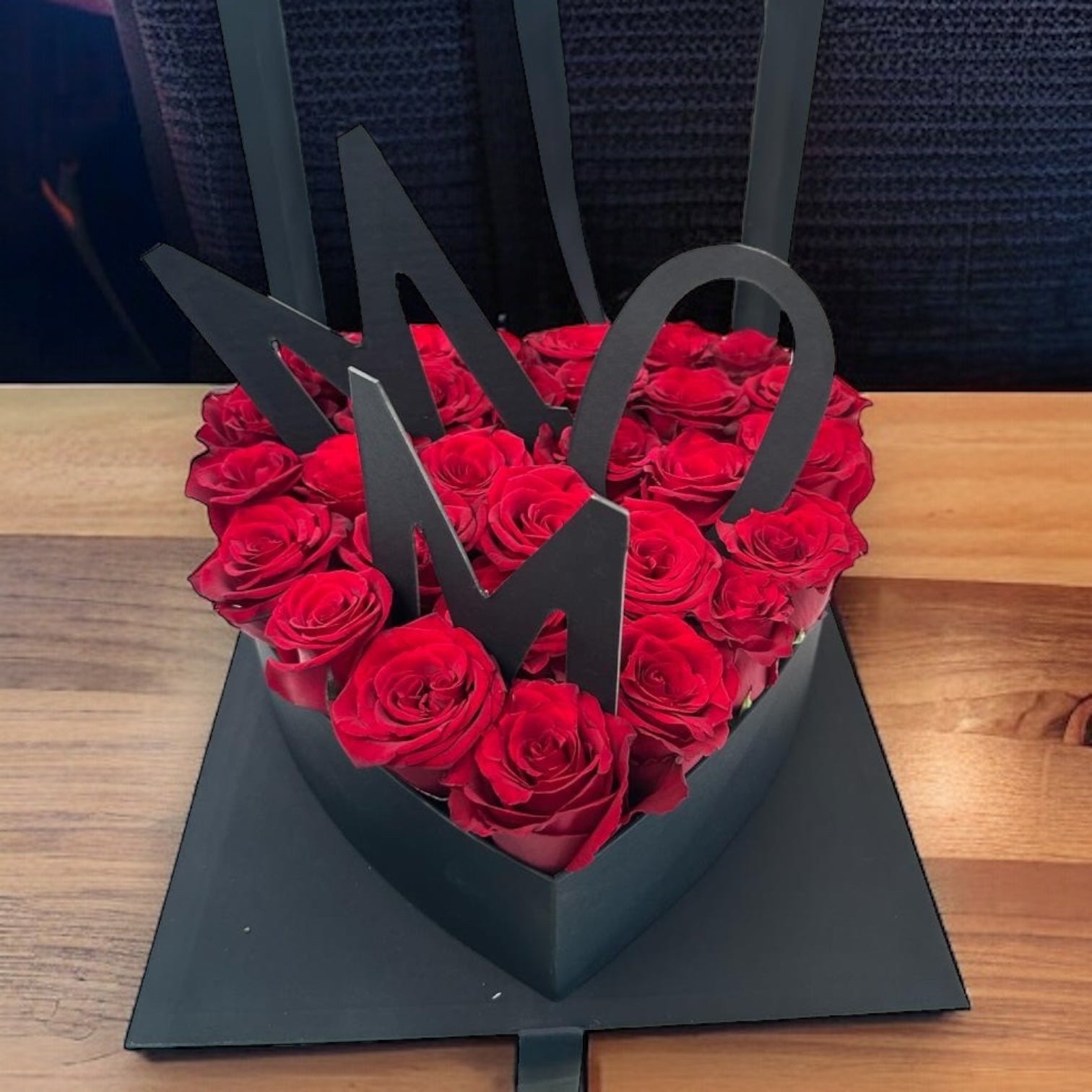 MD24-015 luxury flowers DELIVERY TO Cairo AND Egypt