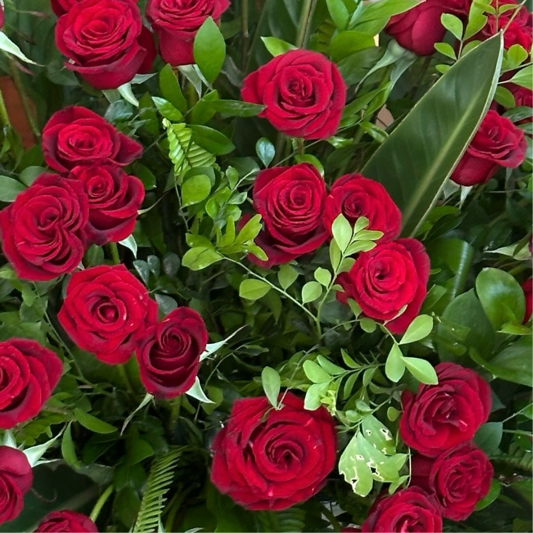 Floral Fireworks Vase luxury flowers DELIVERY TO Cairo AND Egypt