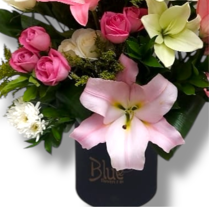 Graceful Charm luxury flowers DELIVERY TO Cairo AND Egypt