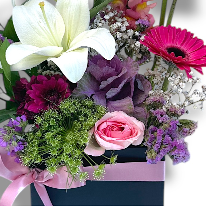 Enchanted Charm luxury flowers DELIVERY TO Cairo AND Egypt