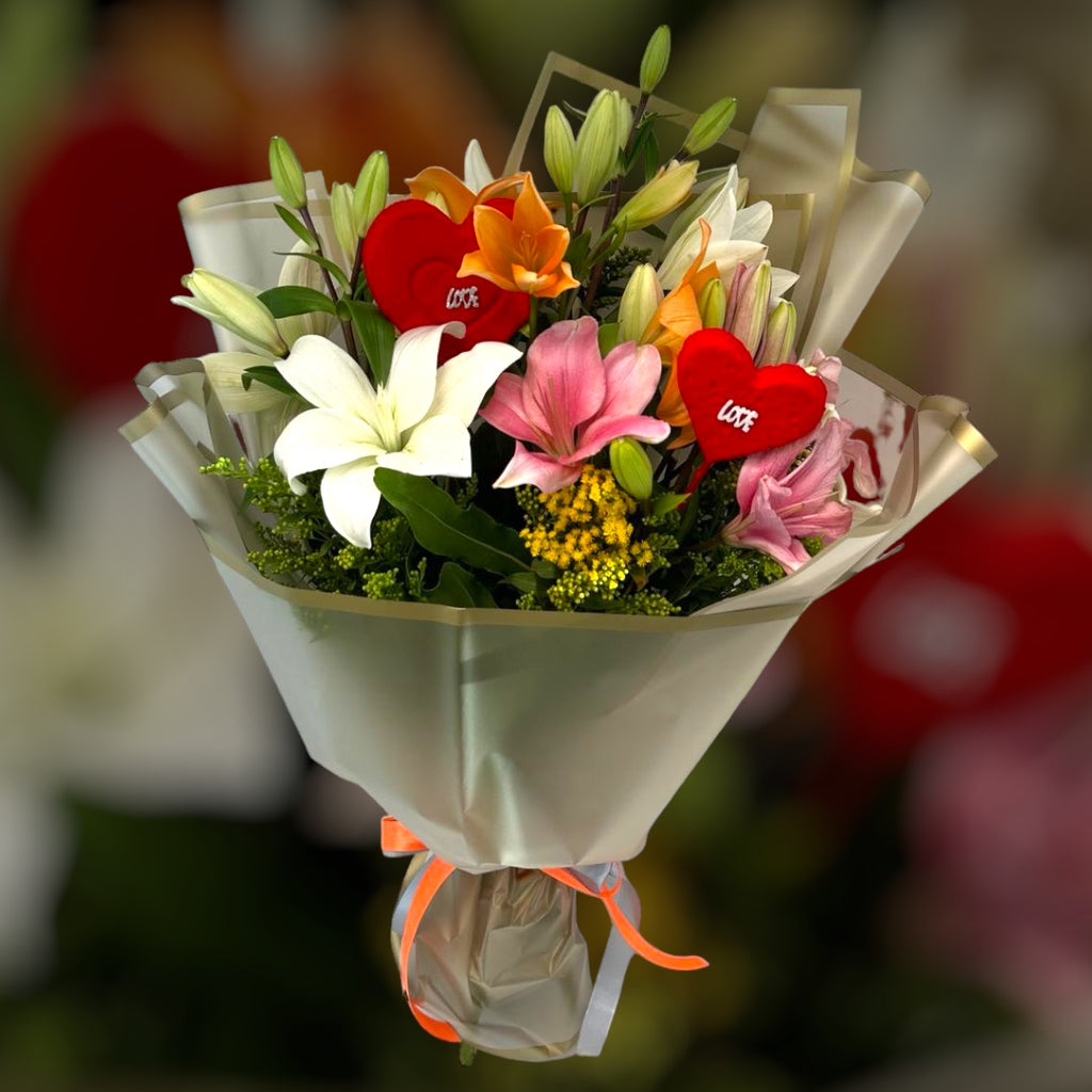 V32 Flowers bouquet luxury flowers DELIVERY TO Cairo AND Egypt