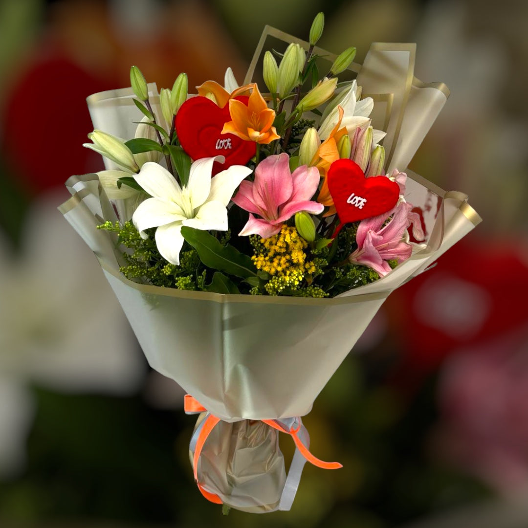 V32 Flowers bouquet luxury flowers DELIVERY TO Cairo AND Egypt