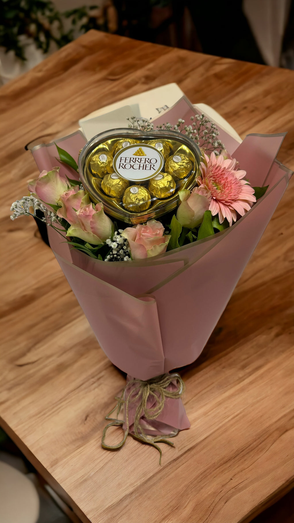 Pinky Eid luxury flowers DELIVERY TO Cairo AND Egypt