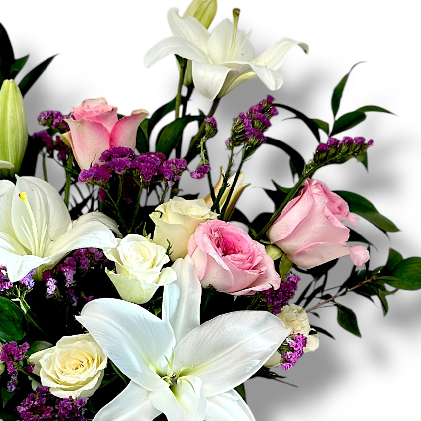 Crystal Grace Vase luxury flowers DELIVERY TO Cairo AND Egypt