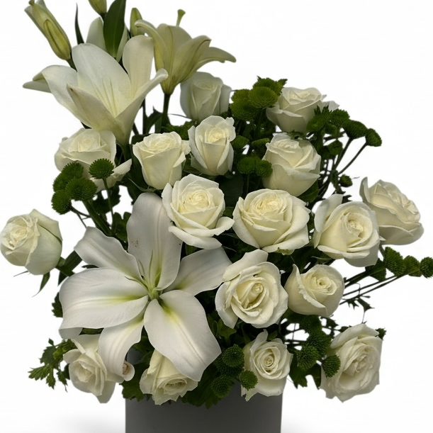 Pure Elegance Vase luxury flowers DELIVERY TO Cairo AND Egypt