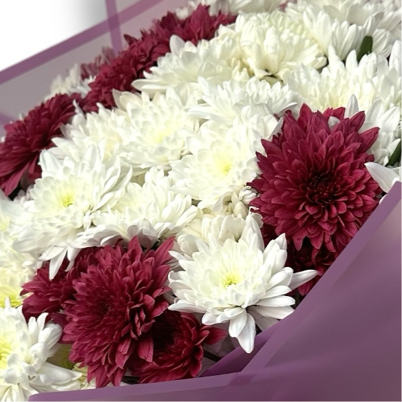 Plum Serenity Hand Bouquet luxury flowers DELIVERY TO Cairo AND Egypt