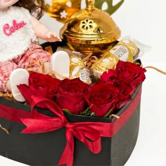 Layali El Qamar Romance Box – Ramadan Kareem Special Box luxury flowers DELIVERY TO Cairo AND Egypt
