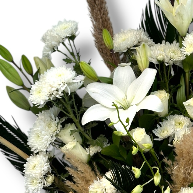 Whispering Elegance luxury flowers DELIVERY TO Cairo AND Egypt