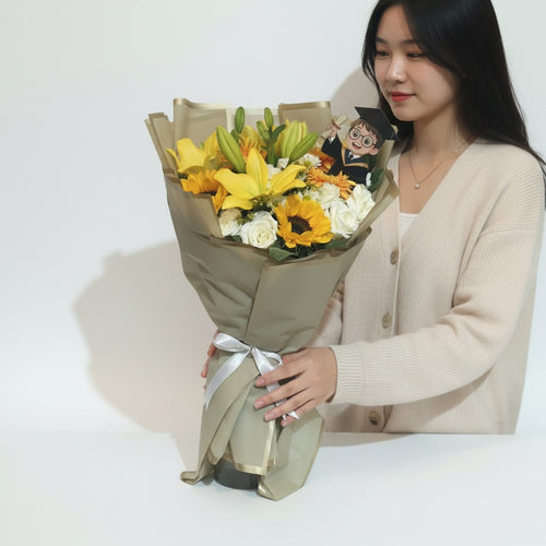 Bright Future Hand Bouquet luxury flowers DELIVERY TO Cairo AND Egypt