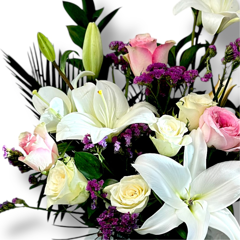 Crystal Grace Vase luxury flowers DELIVERY TO Cairo AND Egypt