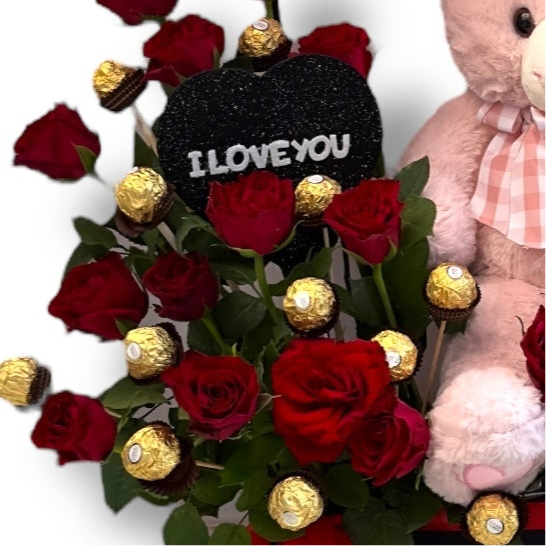 Balloon Paradise Flowers bouquet luxury flowers DELIVERY TO Cairo AND Egypt