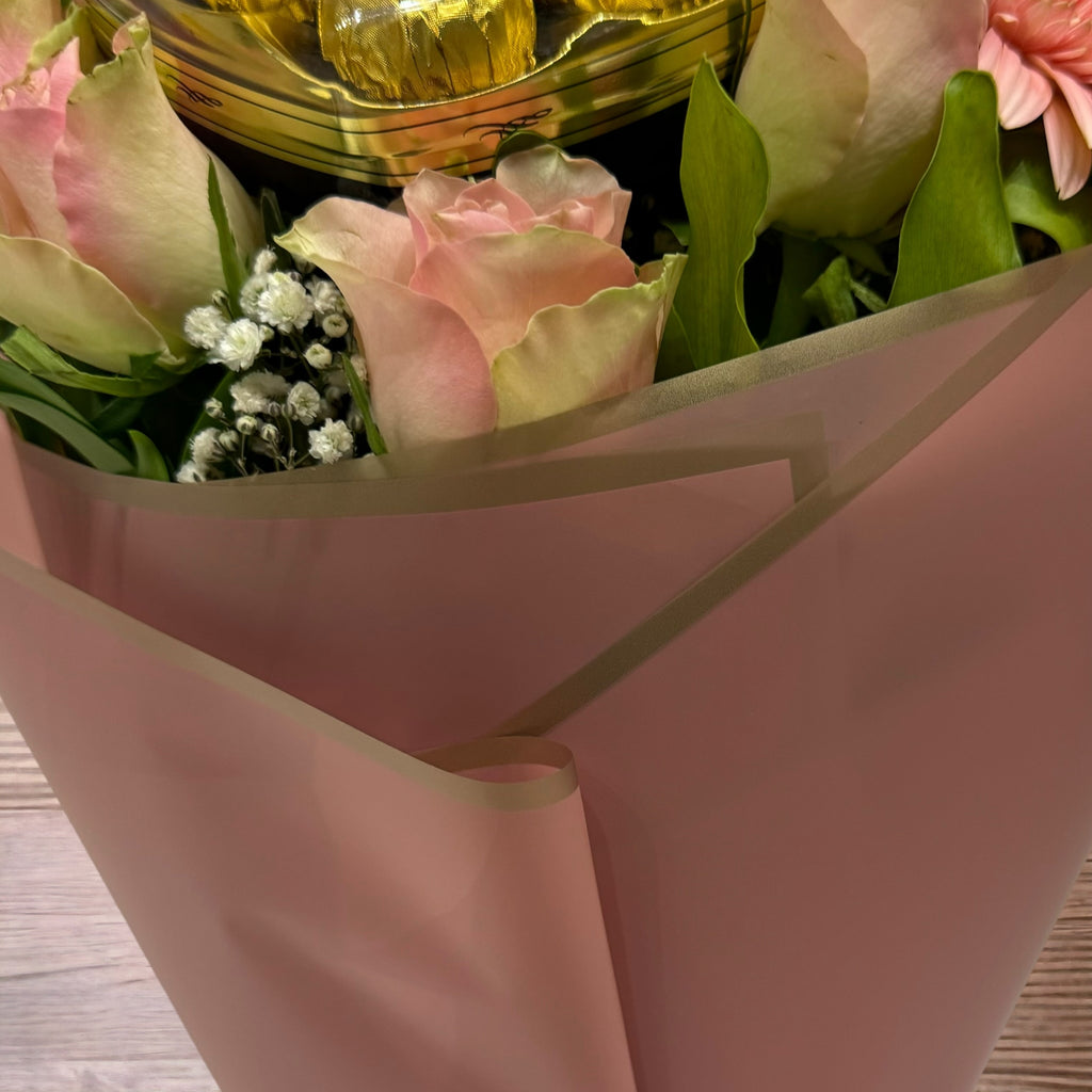 Pinky Eid luxury flowers DELIVERY TO Cairo AND Egypt