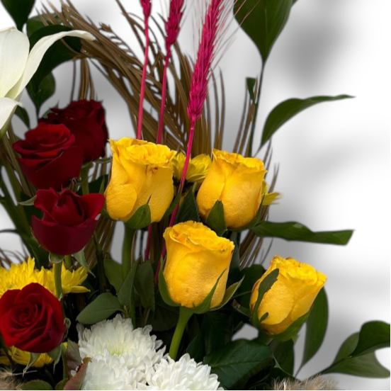 Radiant Splendor Flowers bouquet luxury flowers DELIVERY TO Cairo AND Egypt