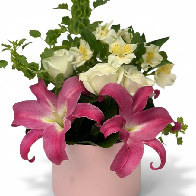 Soft Love Blossom Box luxury flowers DELIVERY TO Cairo AND Egypt