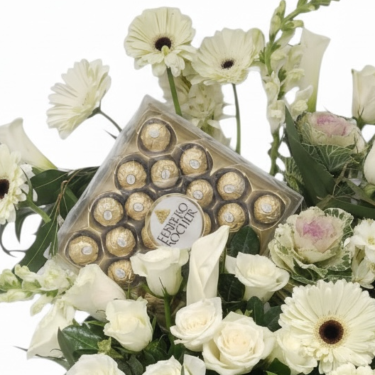 Ivory Indulgence Box Flowers bouquet luxury flowers DELIVERY TO Cairo AND Egypt