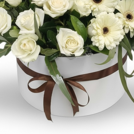 Ivory Indulgence Box Flowers bouquet luxury flowers DELIVERY TO Cairo AND Egypt