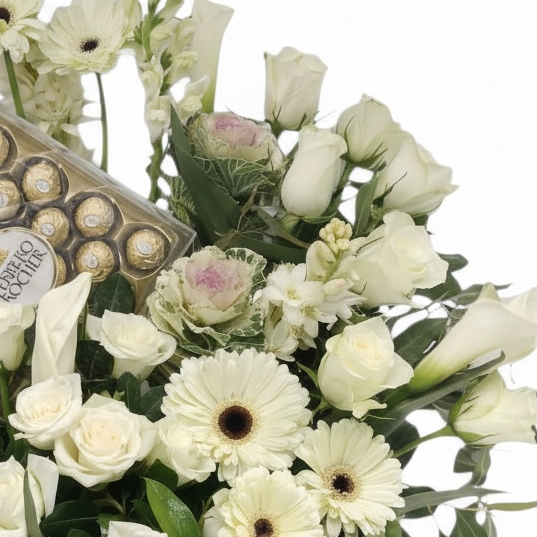 Ivory Indulgence Box Flowers bouquet luxury flowers DELIVERY TO Cairo AND Egypt