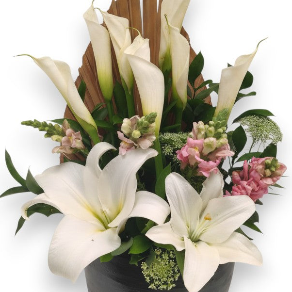Ivory Poise Flowers bouquet luxury flowers DELIVERY TO Cairo AND Egypt