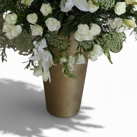 Ivory Garden Luxury Vase luxury flowers DELIVERY TO Cairo AND Egypt