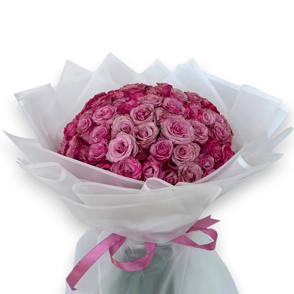 Rosabelle Cloud Hand Bouquet luxury flowers DELIVERY TO Cairo AND Egypt