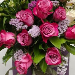 Rosé Éclat Box luxury flowers DELIVERY TO Cairo AND Egypt