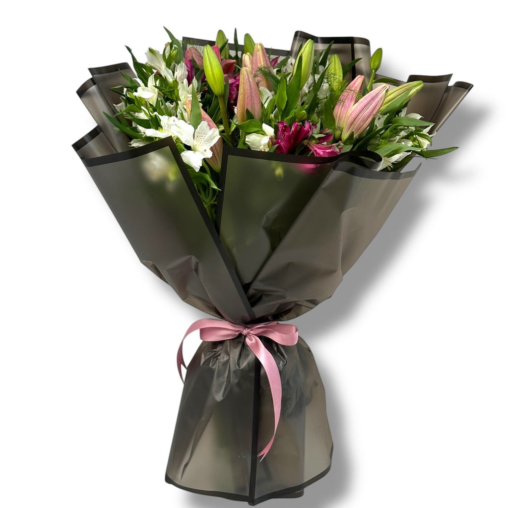 Midnight Elegance Hand Bouquet luxury flowers DELIVERY TO Cairo AND Egypt