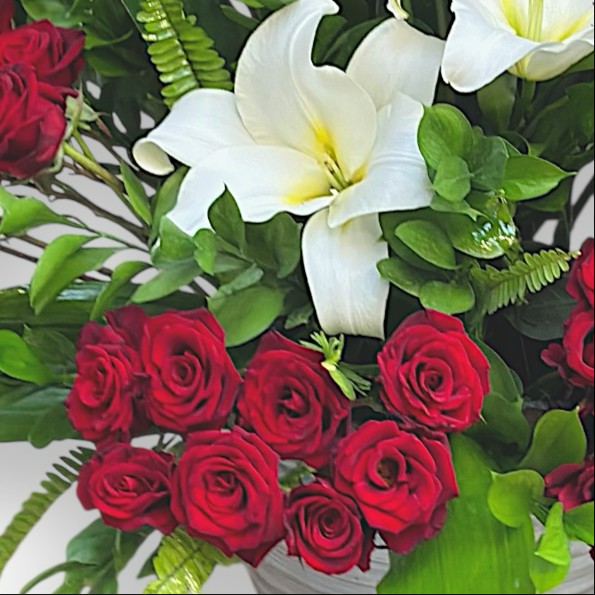 Ruby Reverie Flowers bouquet luxury flowers DELIVERY TO Cairo AND Egypt