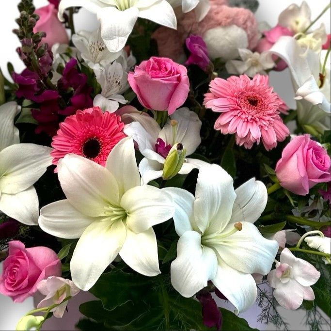 Teddy’s Garden Flowers bouquet luxury flowers DELIVERY TO Cairo AND Egypt