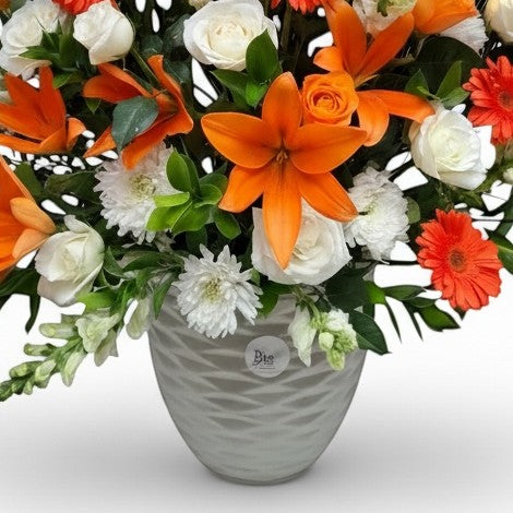 Amber Radiance Bloom Flowers bouquet luxury flowers DELIVERY TO Cairo AND Egypt