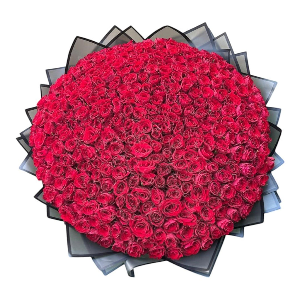 Make It Unforgettable – Roses Special Hand Bouquet luxury flowers DELIVERY TO Cairo AND Egypt