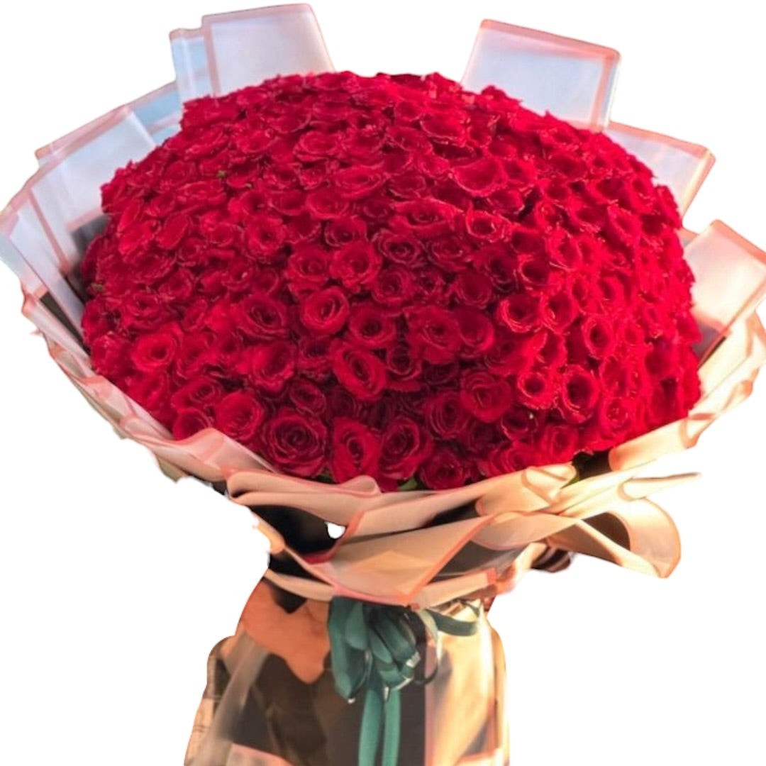 Make It Unforgettable – Roses Special Hand Bouquet luxury flowers DELIVERY TO Cairo AND Egypt